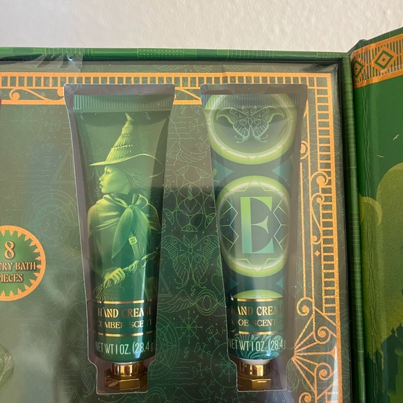 Wicked Luxury Bath Collection 8 Piece Set - Picture 4 of 5